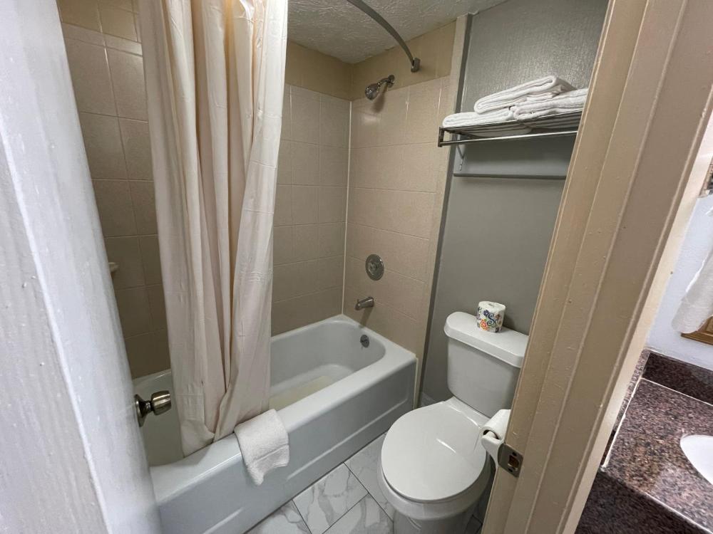Double Room with Two Double Beds interior